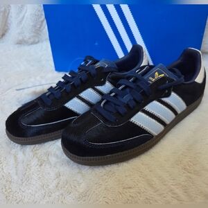 Adidas Originals Samba OG sneakers in navy pony hair and light blue